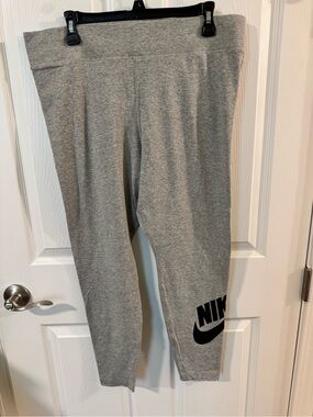Nike Gray Logo Women’s Leggings with Black Swoosh